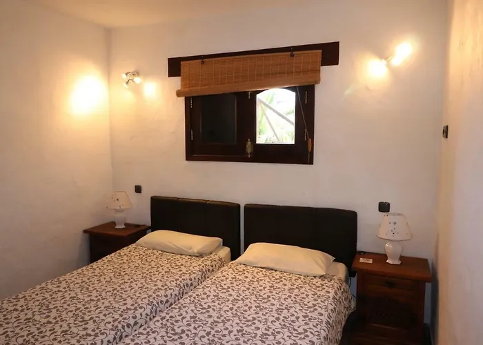 Flora Лахарес