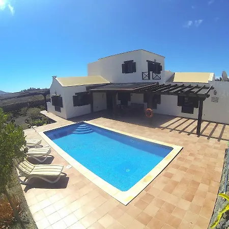 Вилла Flora Лахарес